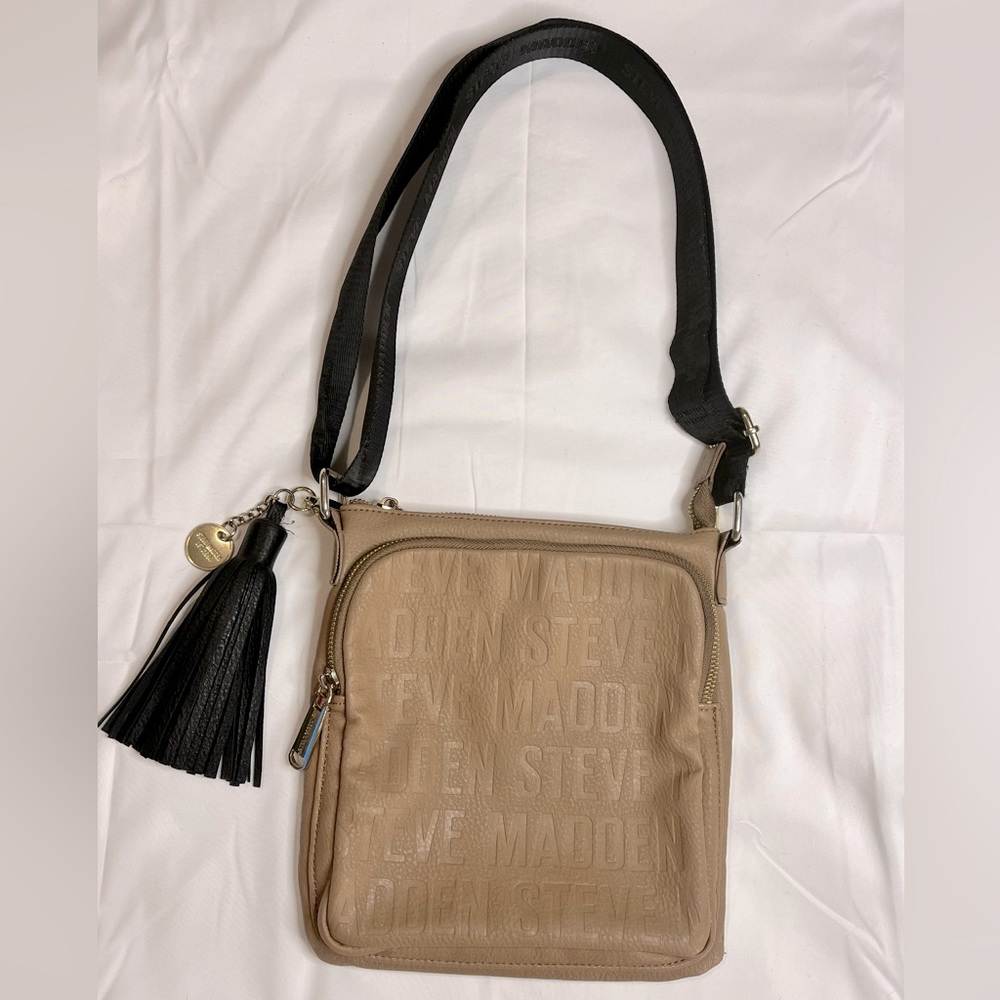 Steve Madden logo khaki tan crossbody